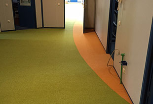 Teppichfliesen in der Praxix